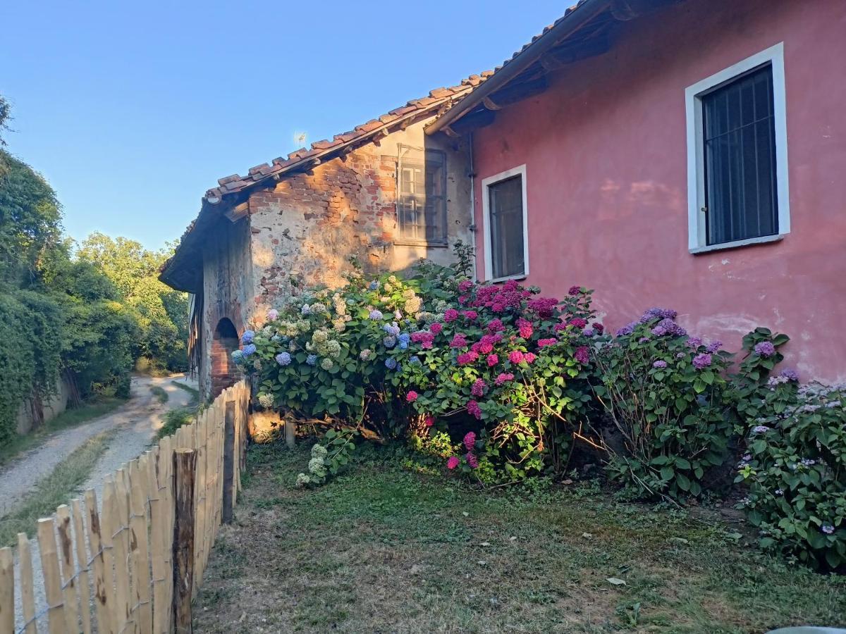A Romantic Suite In The Countryside Near Torino Pecetto Exterior foto