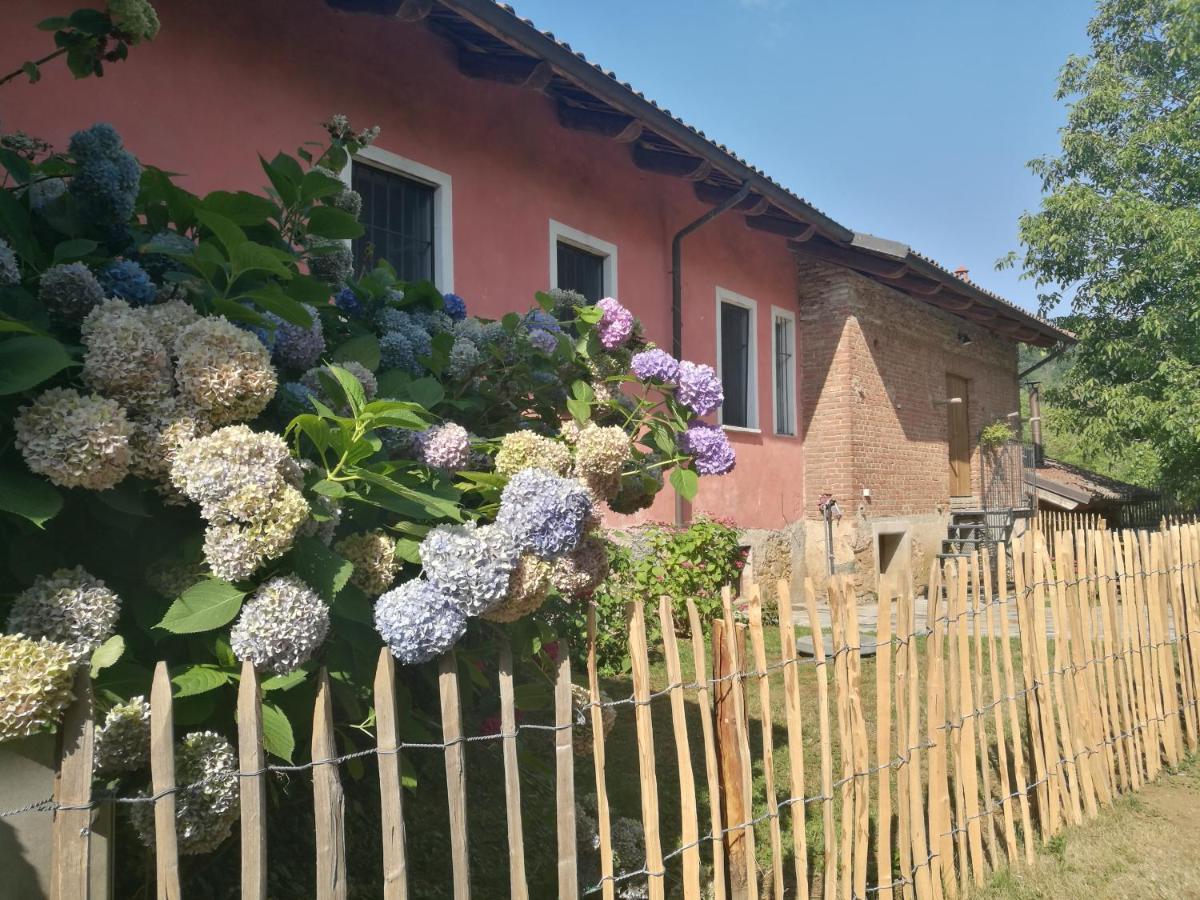 A Romantic Suite In The Countryside Near Torino Pecetto Exterior foto